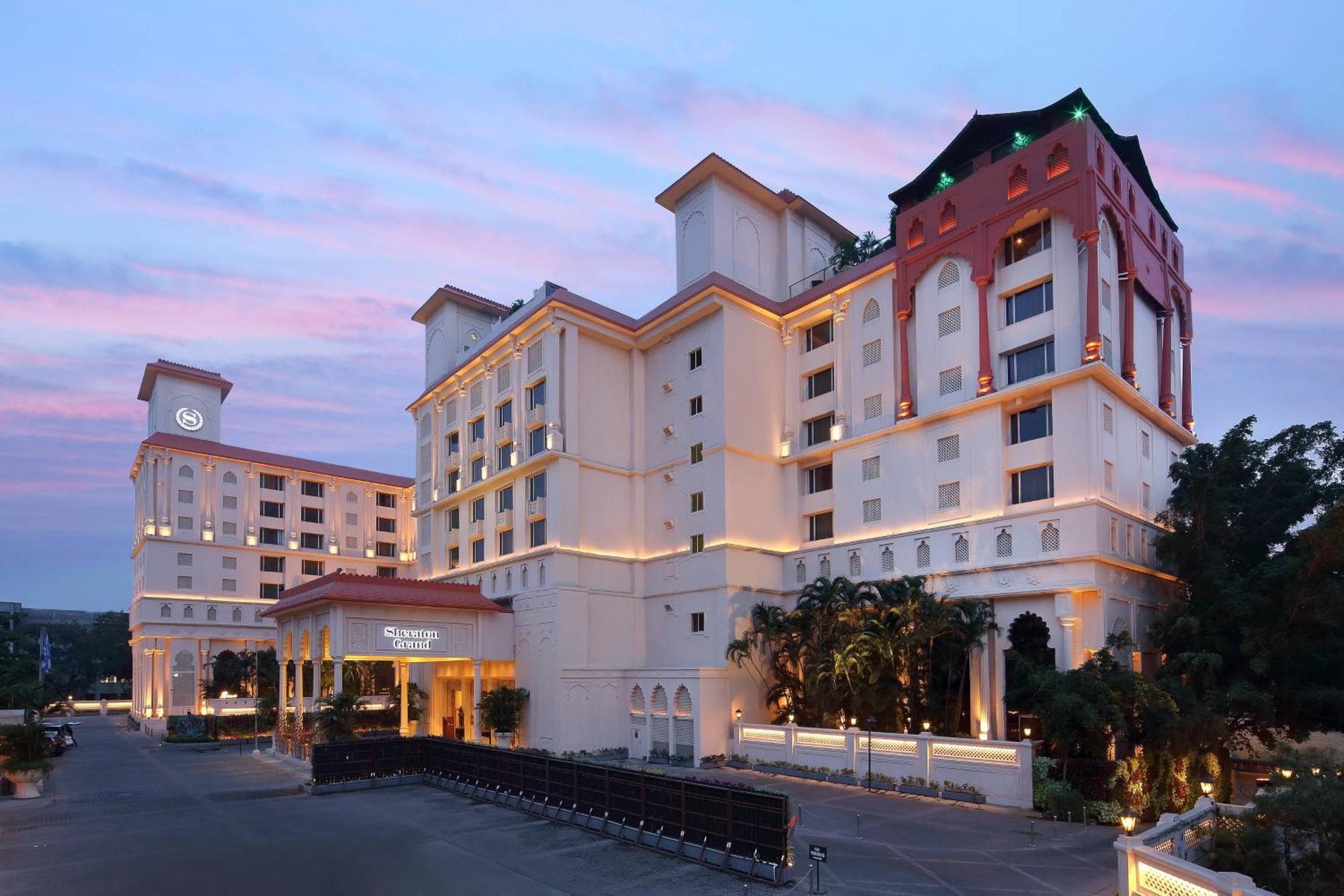 Sheraton Grand Pune Bund Garden Hotel Exteriér fotografie
